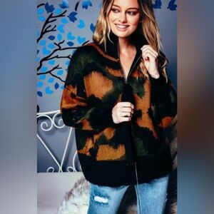 Camouflage Patterned Women's Sweater